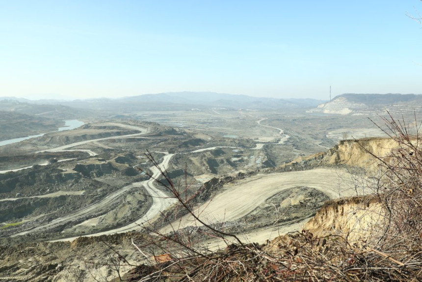 Tajni ugovori ruskog oligarha usporili preuzimanje Comsara