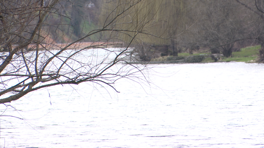 Temperatura pada: Oblačno sa kišom, na planinama snijeg