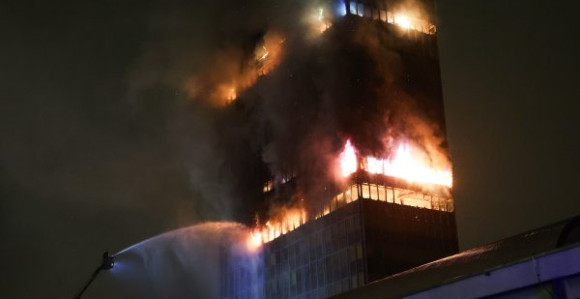 Избио велики пожар у небодеру Вјесника у Загребу (ВИДЕО)