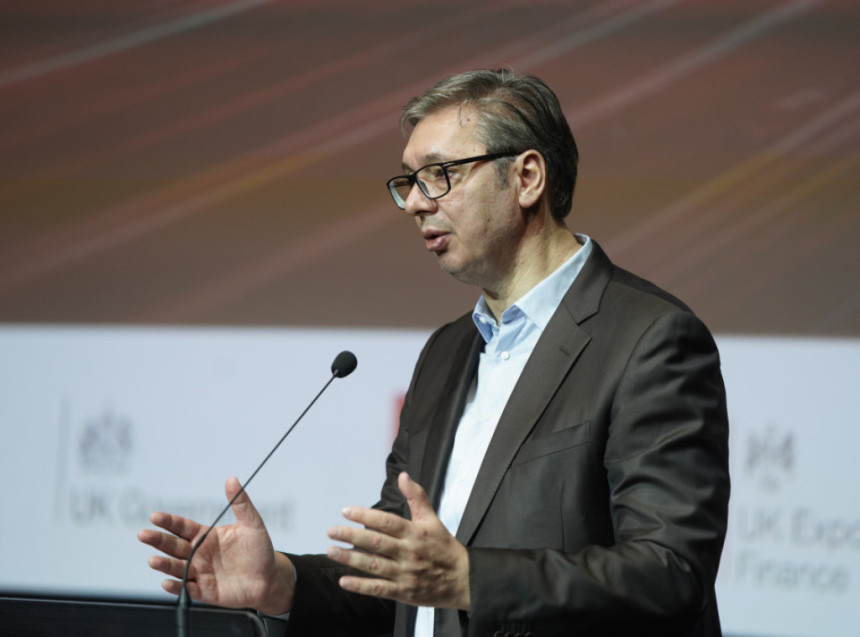 Vučić predlaže brzu prugu od Beograda do Tuzle