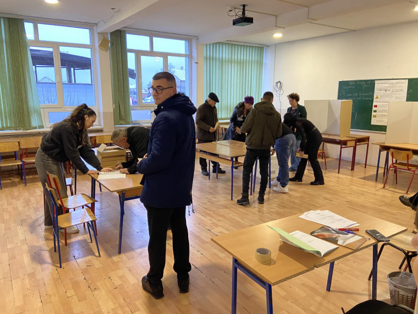 GIK: Biračka mjesta u Semberiji otvorena su na vrijeme