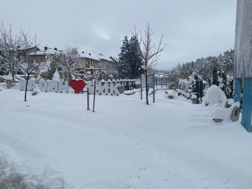 U Kalinoviku snijeg do pola metra, zametena neka biračka mjesta