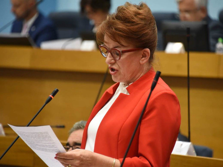 Nova zaduženja za izmirenje obaveza u zdravstvu i penzije