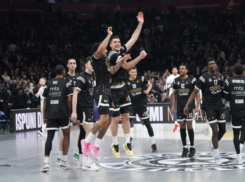 Okupljanje igrača Partizana, ko će voditi trening