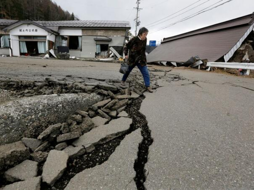 30 povrijeđenih, upozorenje na jači potres u Japanu