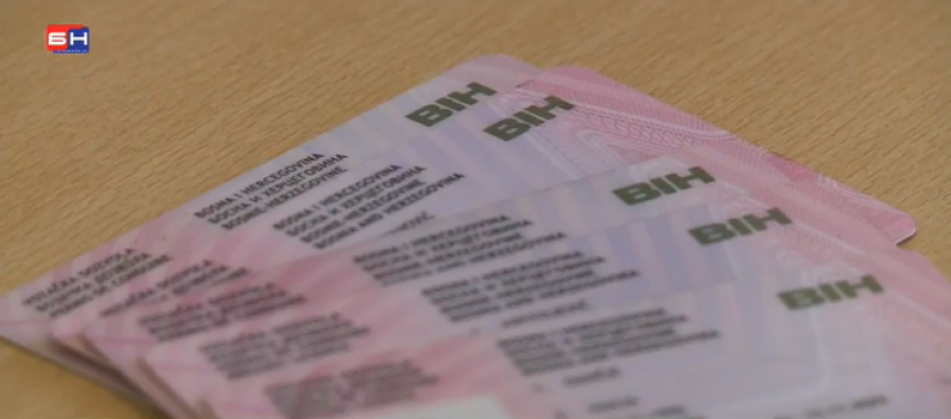 IDDEEA dobila novac za tablice i lična dokumenta