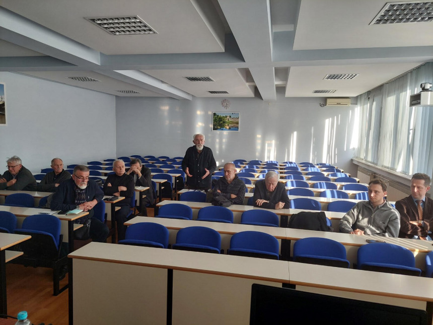 Nezavisni intelektualci o rješavanju pitanja imovine; Srpska ne da svoju imovinu