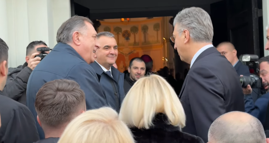 Da je Vučić prešao nelegalno granicu BiH digla bi se kuka i motika