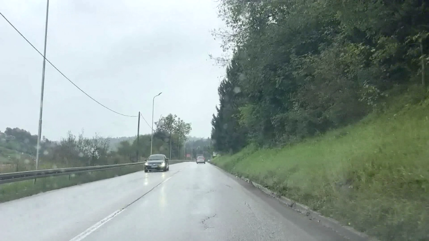 Oprez: Magla u kotlinama, učestali odroni kroz usjeke