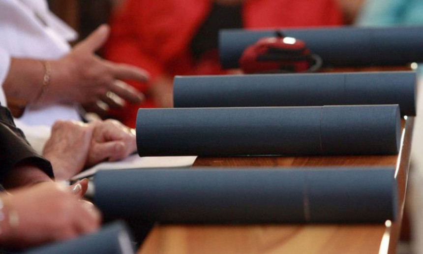 Šta bi se desilo kad bi lažni diplomci podnijeli ostavku?