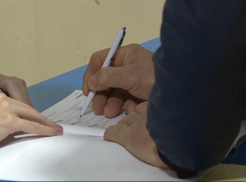 U Sjevernoj Mitrovici pravo glasa ima 17.663 birača