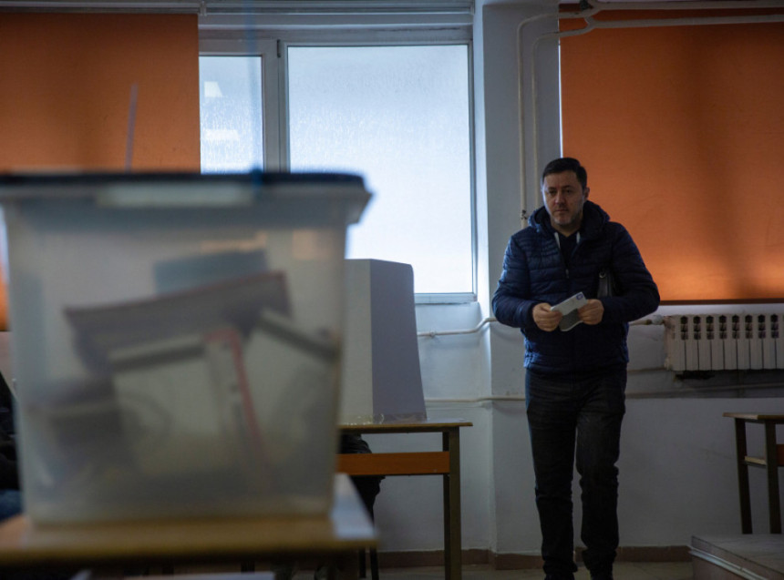 CIK na osnovu 95,19% obrađenih biračkih mesta: Samoopredeljenju 49,83 % glasova