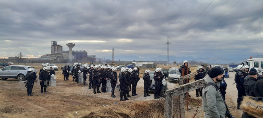 Oglasila se policija o incidentu u Botunu: Privedene 54 osobe