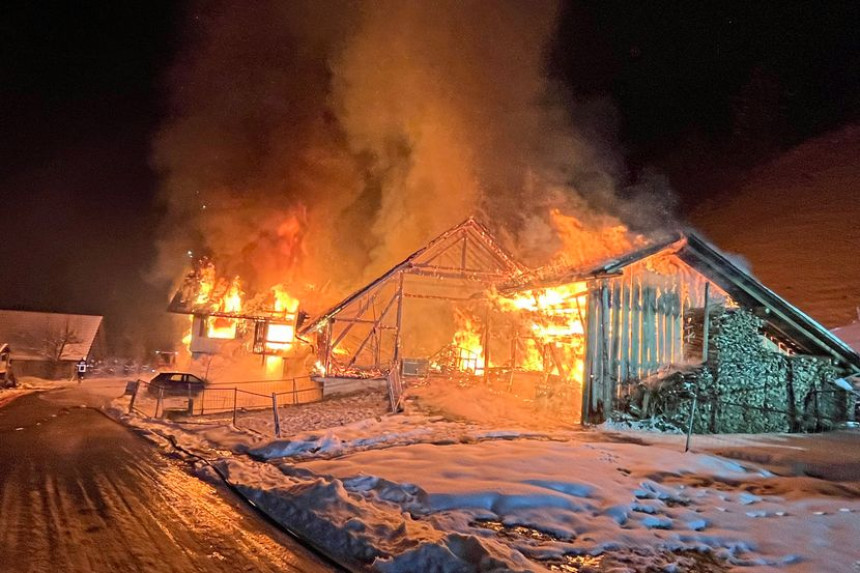 Moguć uzrok požara svijeće okačene blizu plafona