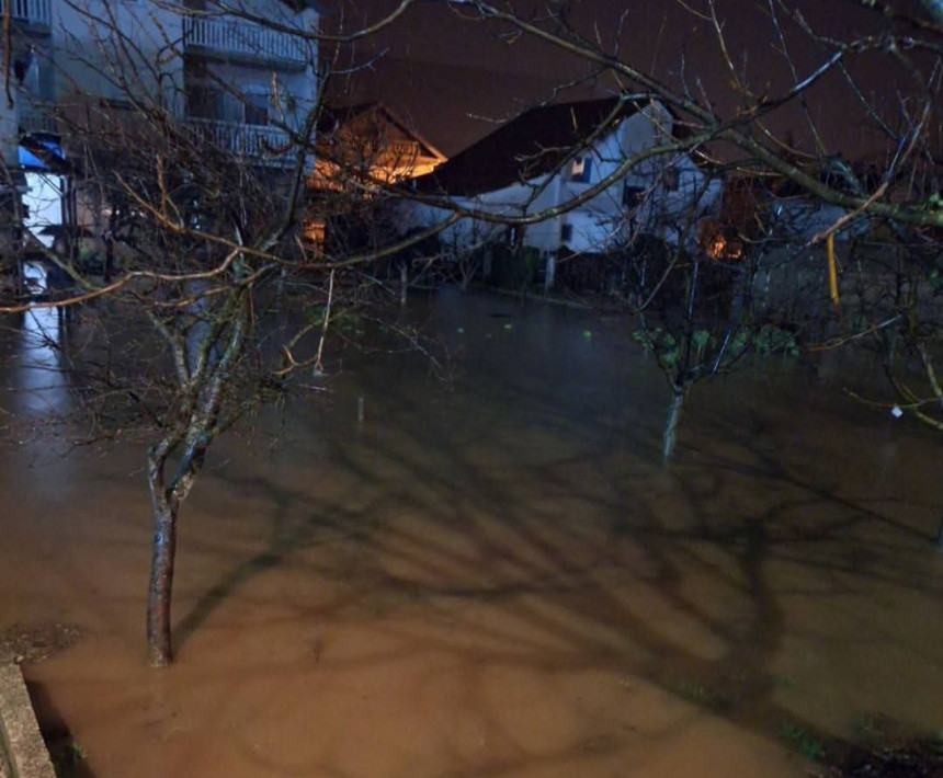Alarmantno stanje: Izlila se Neretva kod Konjica