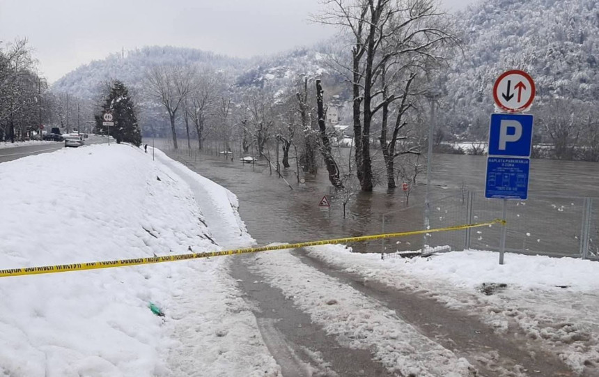 Zvornik: Rijeka Drina u porastu, službe prate situaciju