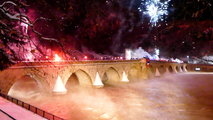 Višegrad: Vatromet i bakljada povodom Dana Republike