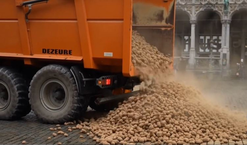 Poljoprivrednici istresli krompir u centru Brisela