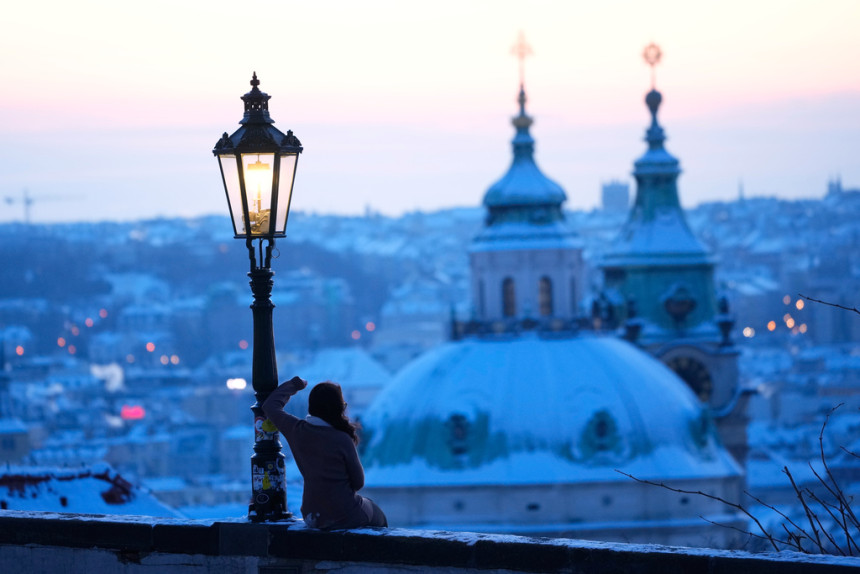 Nevrijeme u Evropi: Otkazani letovi, vozovi i trajekti...