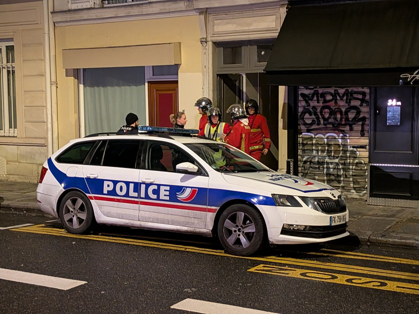 Drama u Parizu: Srušio se sprat stambene zgrade