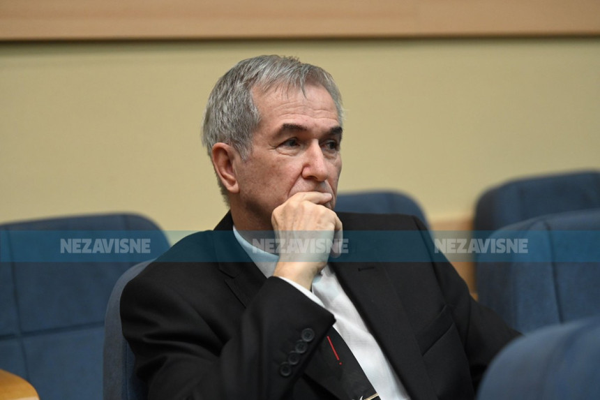 Novi ministar Ned Puhovac dugovao pare, sud mu prodavao imovinu