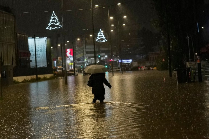 Stravično nevrijeme pogodilo Grčku, stradala žena
