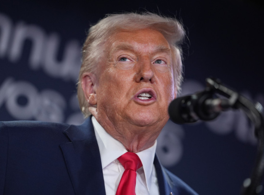 Аларм за пожар се активирао на форуму гдје је био Трамп