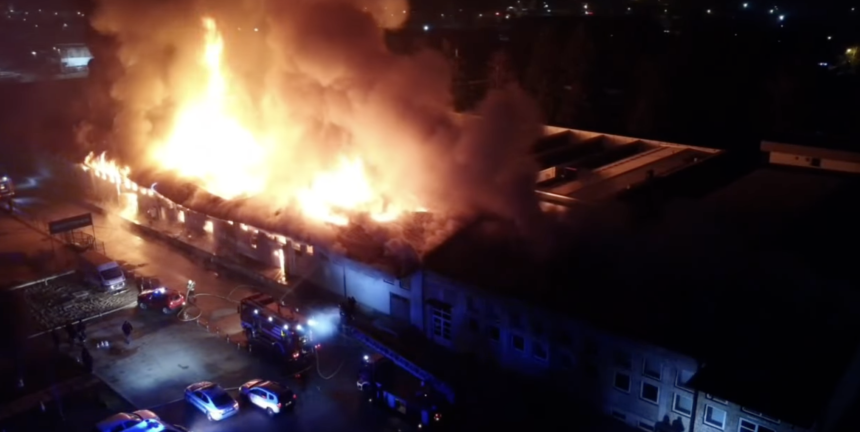 Veliki požar izbio u industrijskoj zoni u Novom Pazaru