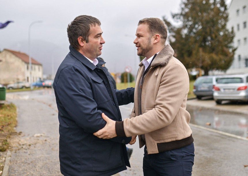 Stipendije za djecu i mlade iz Like i Dalmacije