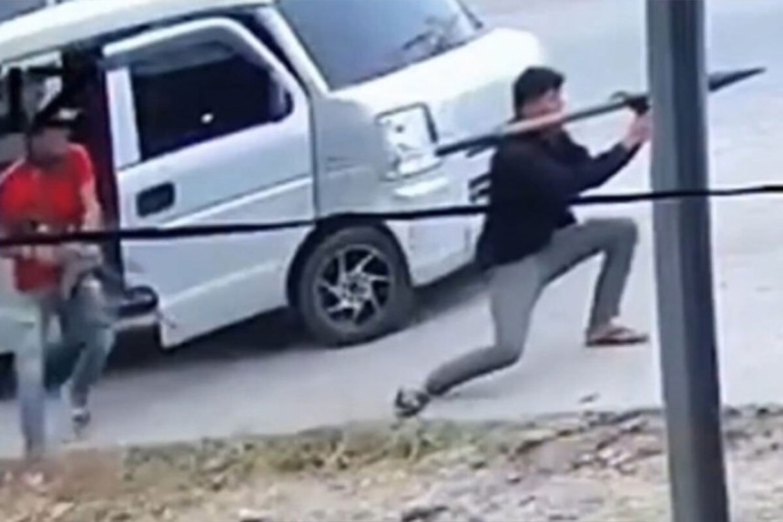 Protivtenkovskom granatom pogodio auto gradonačelnika