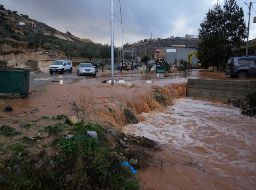 Италија прогласила ванредно стање на југу због олује