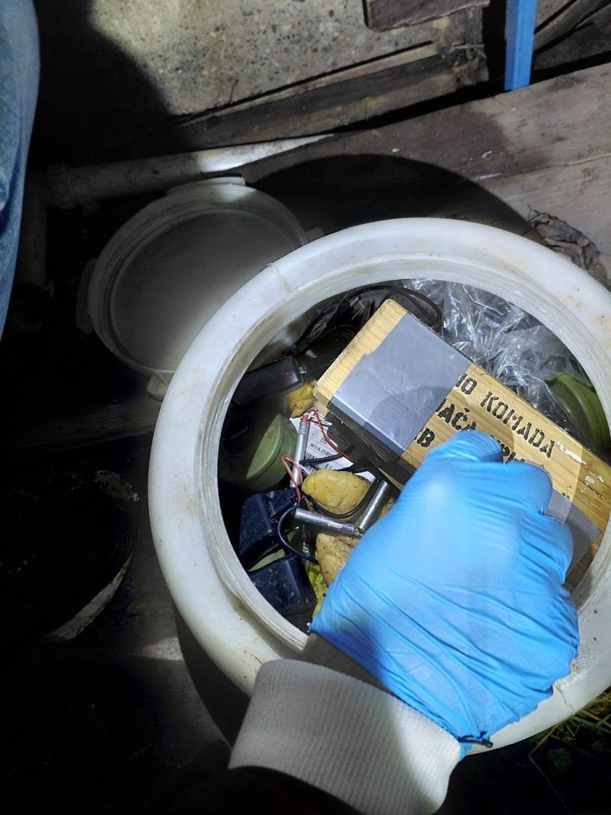 Zvornik: Uhapšen muškarac, nađena droga, eksploziv...