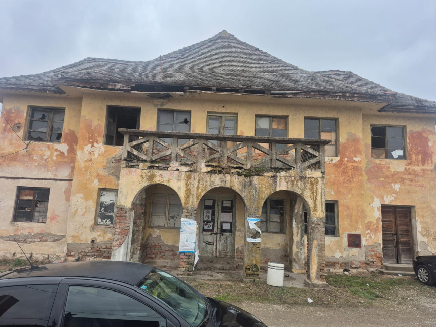 Slika i prilika glasača SNSD-a: Dok oni nazaduju, oni za koje glasaju postaju milijarderi