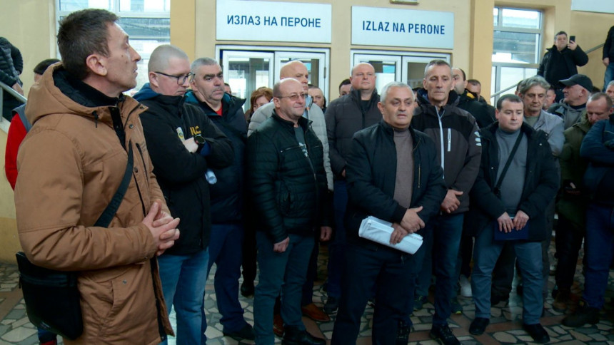 Radnici “Željeznica RS” traže veće plate ili idu u štrajk