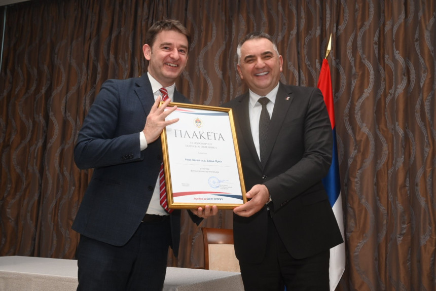 ATOS Banci uručeno priznanje za odgovornog poreskog obveznika!
