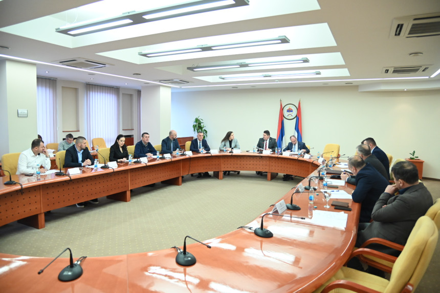 Zakazana posebna sjednica NSRS o stanju u mljekarstvu