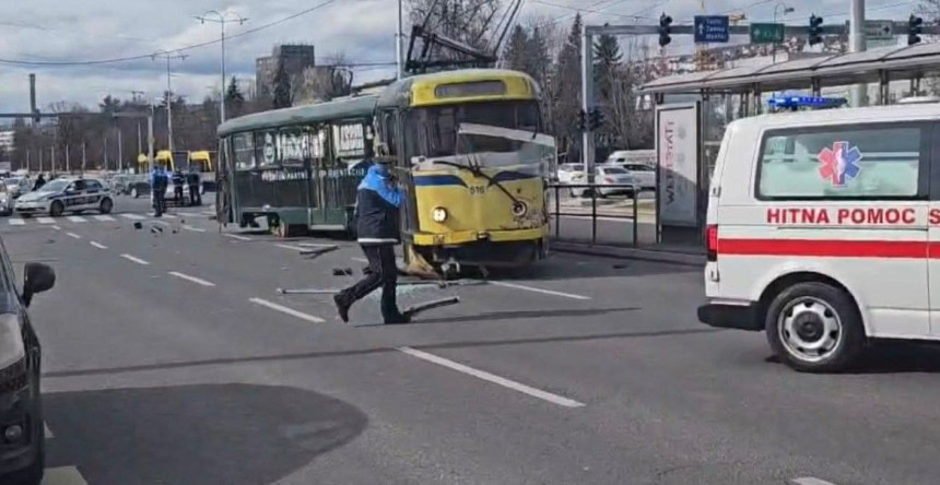 Повријеђене четири особе, једна погинула у трамвајској несрећи