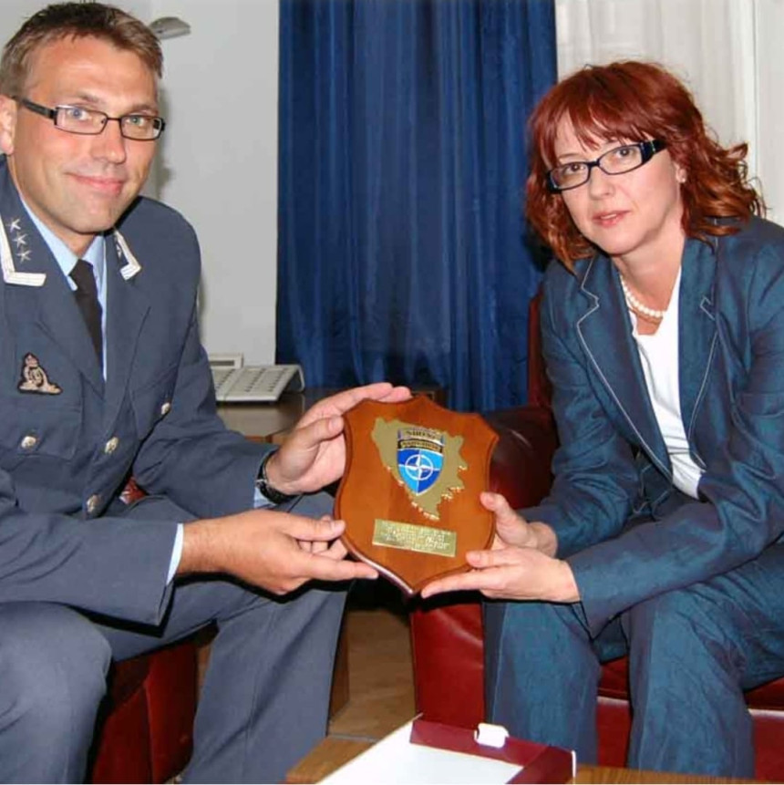 NATO lobistkinja i zaposlenica OHR-a kritikuje Blanušu?!