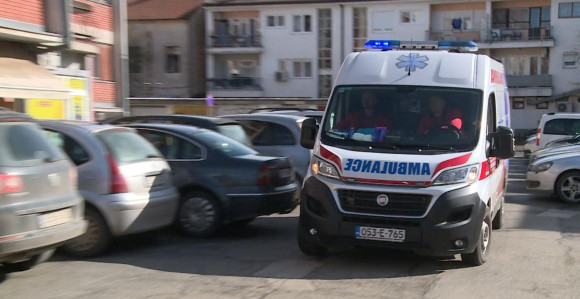 Prijedor: Umjesto u porodilištu, beba rođena u kolima