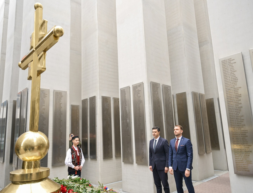 Položeni vijenci: Delegacija Niša u posjeti Banjaluci