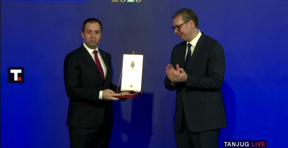 Поводом Сретења, Вучић уручио одликовање и Селаку