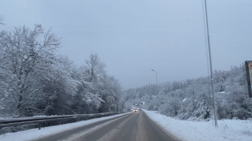 Kolaps: Pao snijeg, putevi neprohodni, nema struje