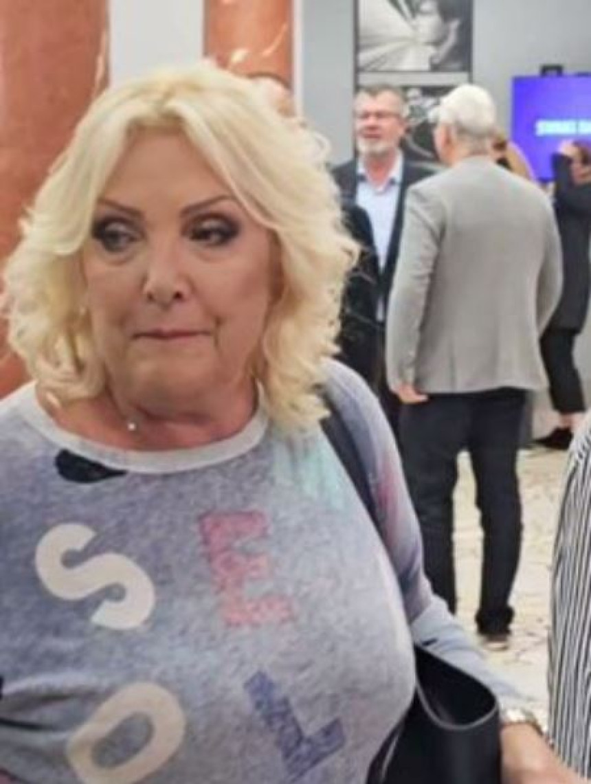 Снежана Ђуришић због напада на сина отказала наступ