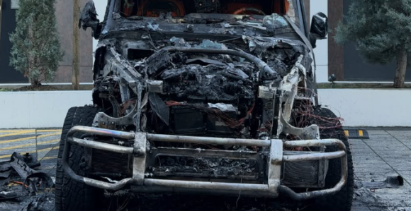 Баки уништен још један аутомобил вриједан 700.000 €