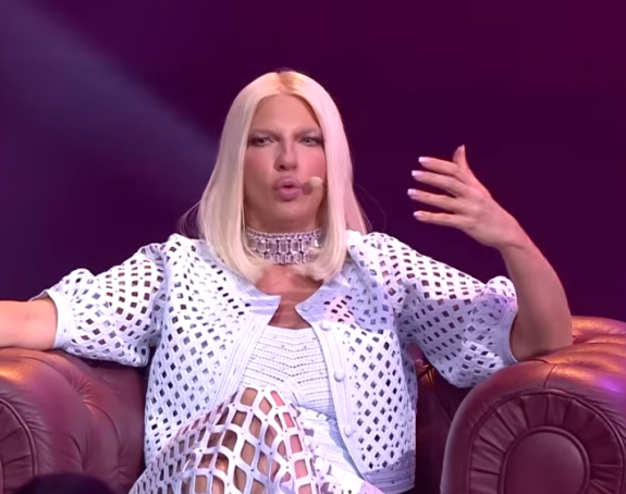 Јелена Карлеуша продаје луксузну вилу на Дедињу?!