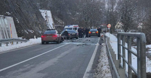 Povrijeđena tri policajca iz pratnje premijera Spajića