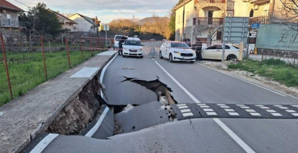 Урушио се дио пута код Тивта, потпуна блокада саобраћаја