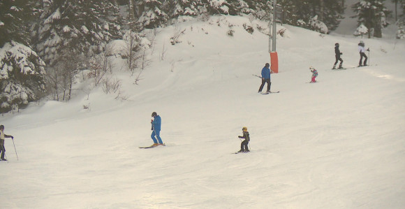 Danas pretežno sunčano, poslije podne oblačno