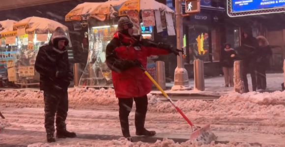 Snježna oluja u SAD, stotine hiljada ljudi ostalo bez struje