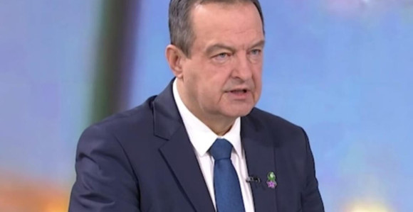 Министар полиције Ивица Дачић хитно пребачен у болницу, прикључен на апарате